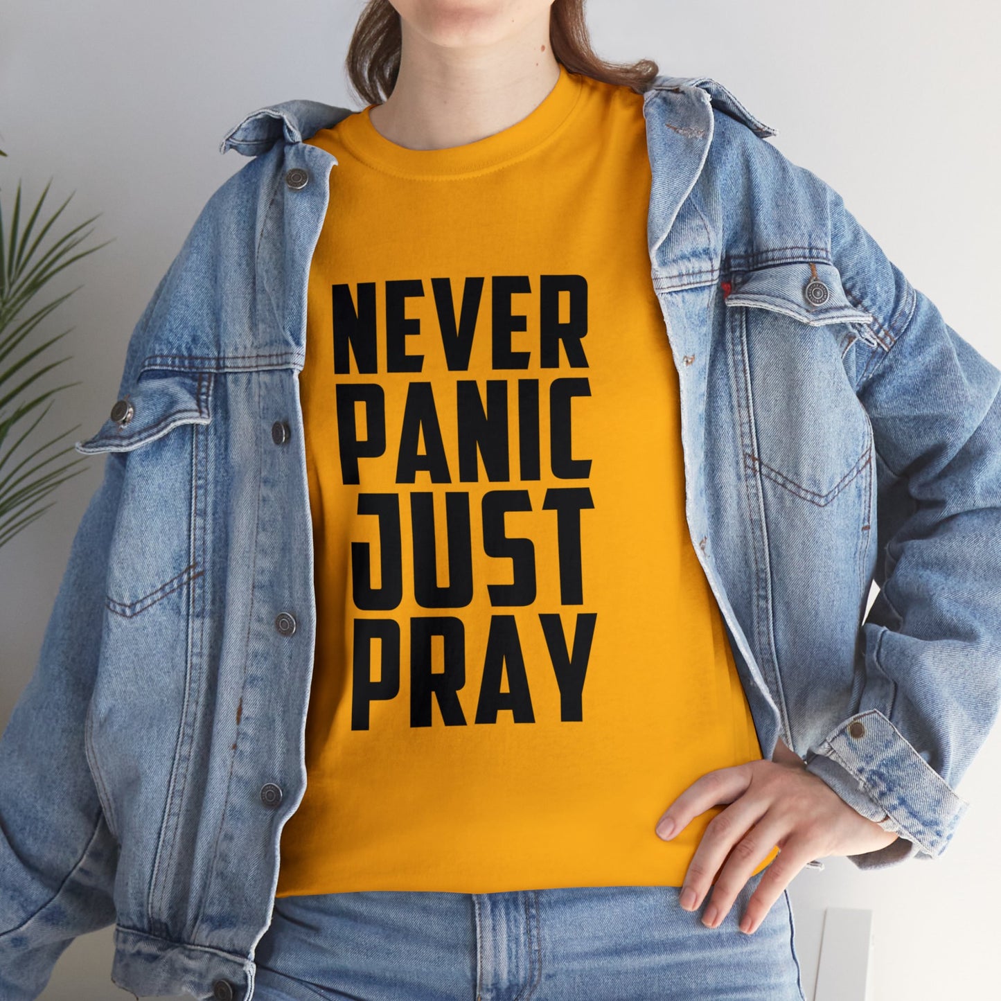 "Never Panic, Just Pray" T-Shirt - Weave Got Gifts - Unique Gifts You Won’t Find Anywhere Else!