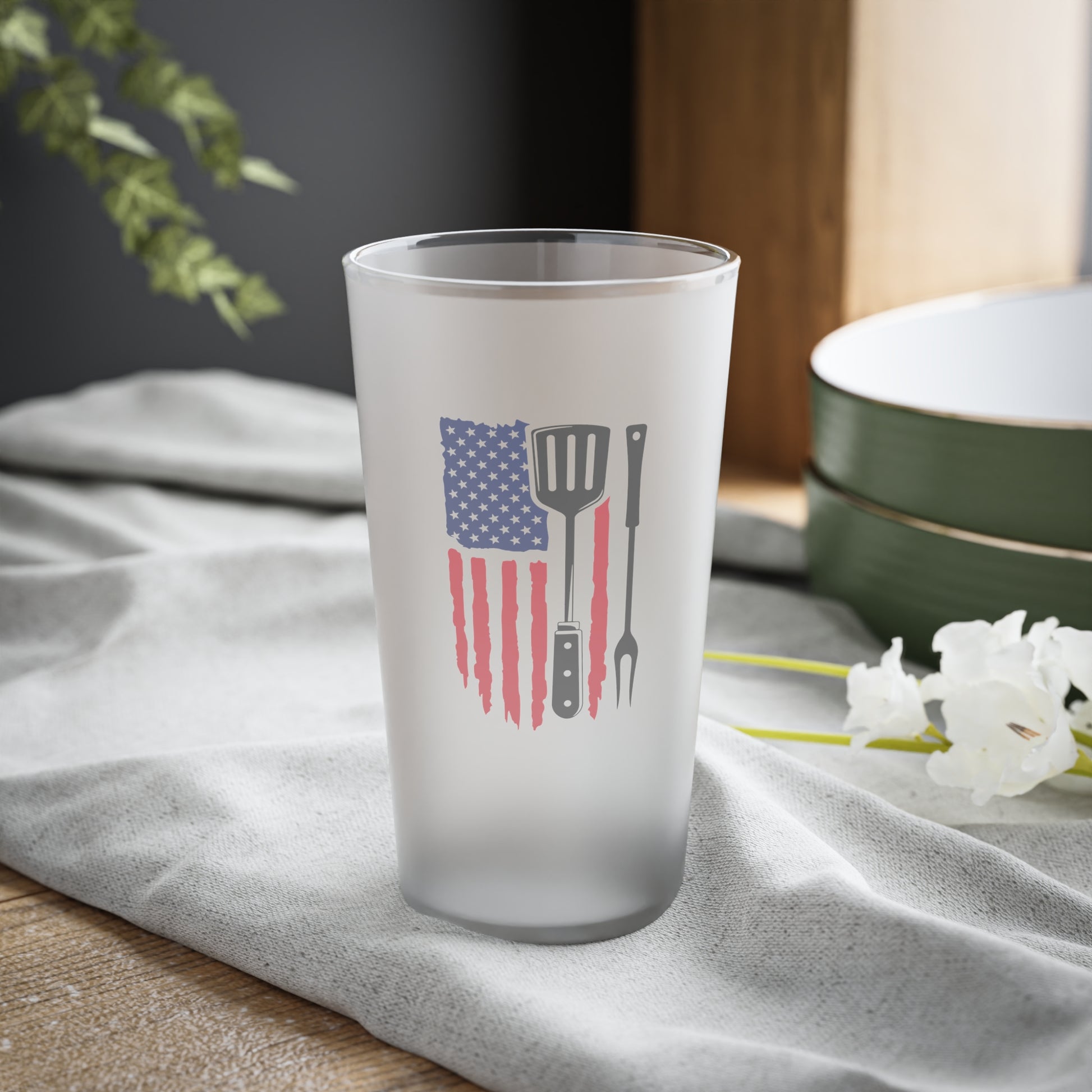 frosted bbq mug with American flag and spatula