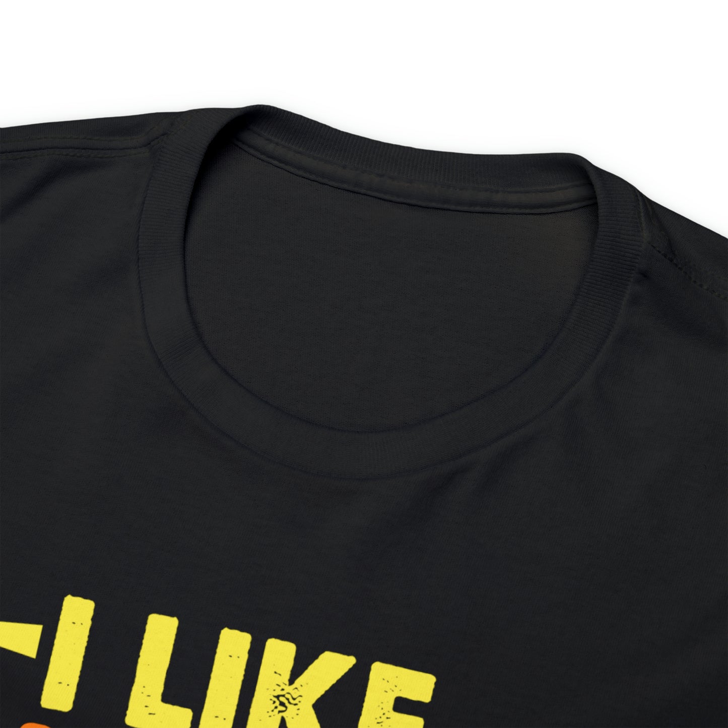 "I Like Hunting & Maybe 3 People" T-Shirt - Weave Got Gifts - Unique Gifts You Won’t Find Anywhere Else!