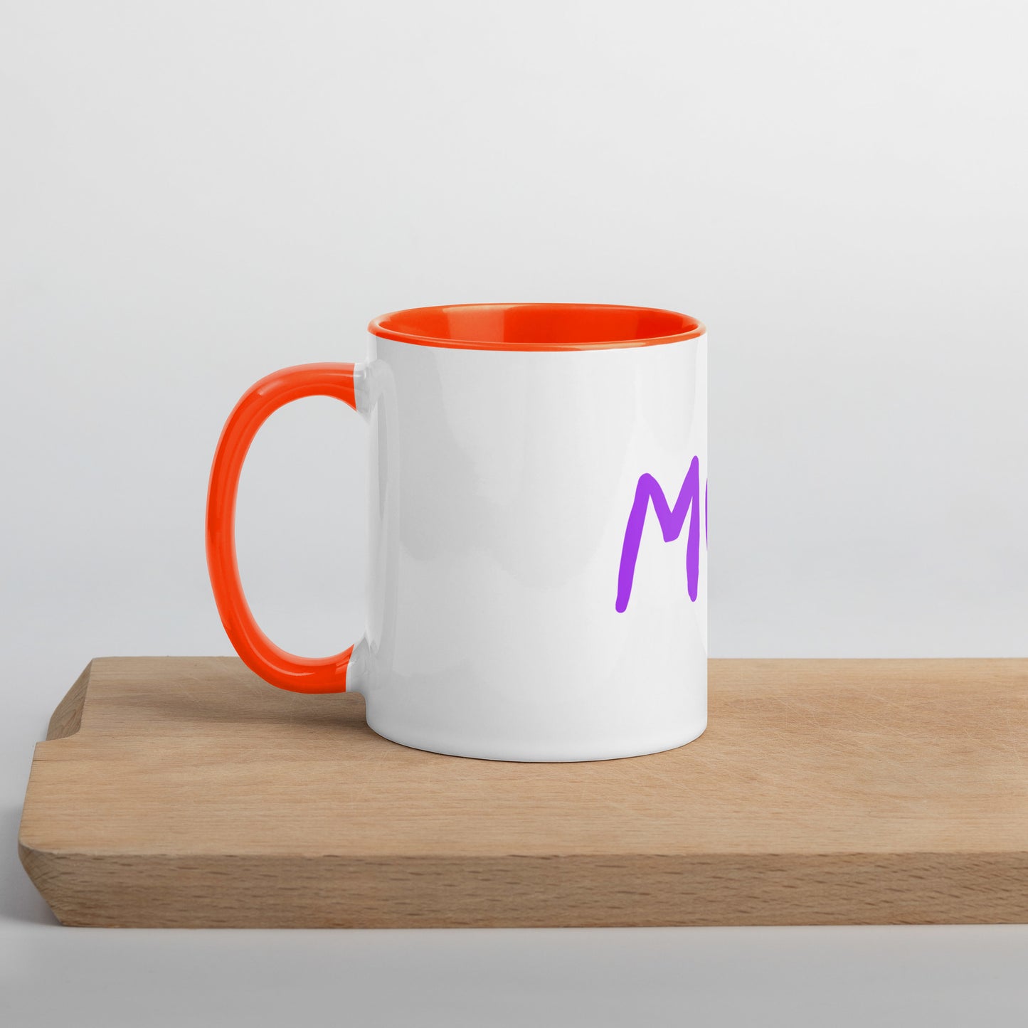 Mom coffee mug with handwritten look and heart “O”
